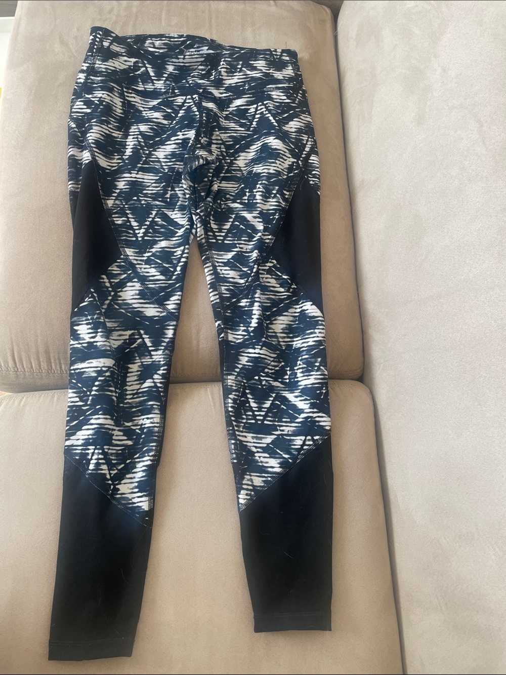 Old Navy Black and White Patterned Active Leggings